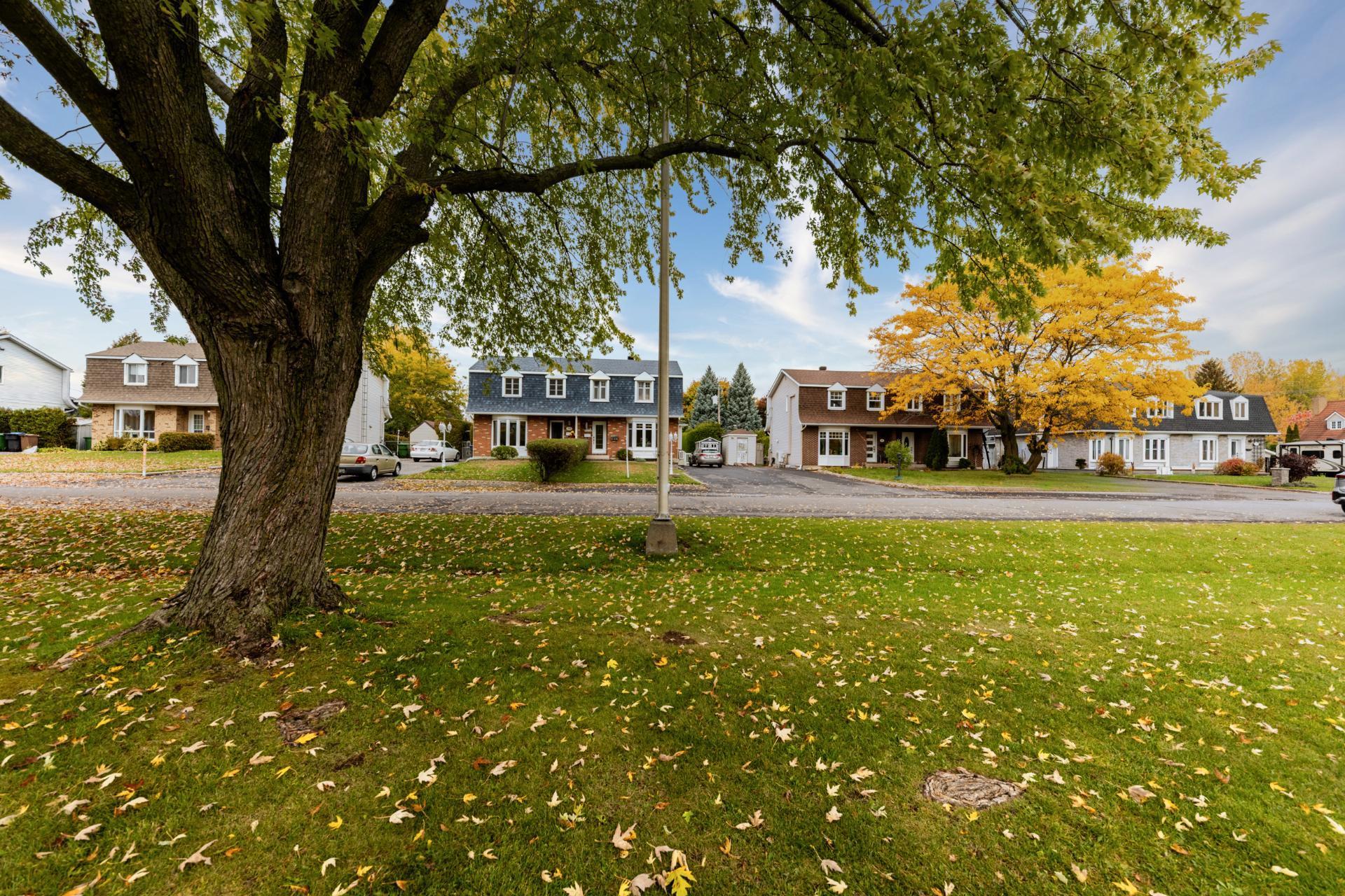 









81


Rue Bernard

,
Saint-Jean-sur-Richelieu,




QC
J3B7X1

