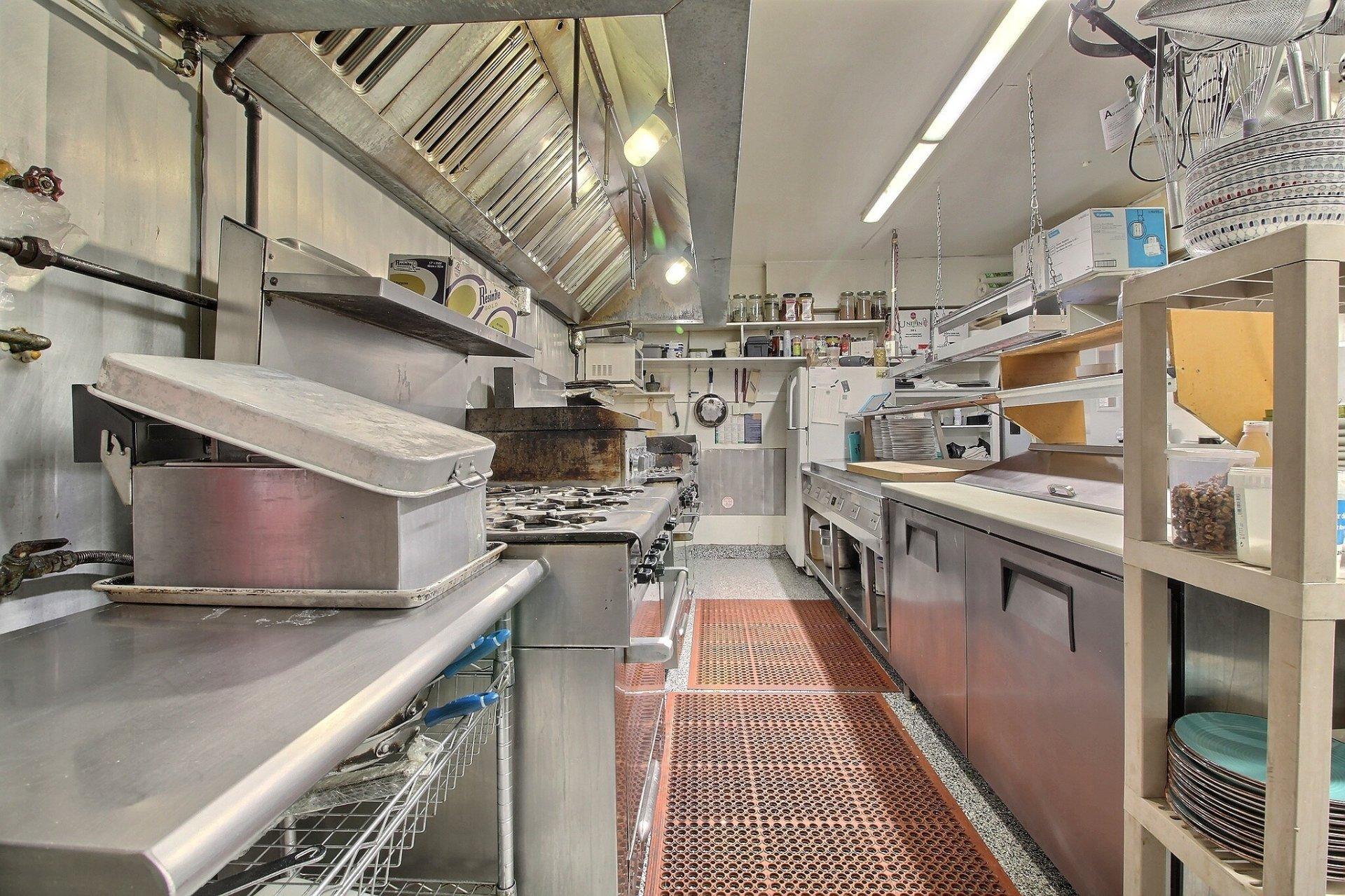 









734


13e Avenue N.

,
Sherbrooke (Fleurimont),




QC
J1E3L7

