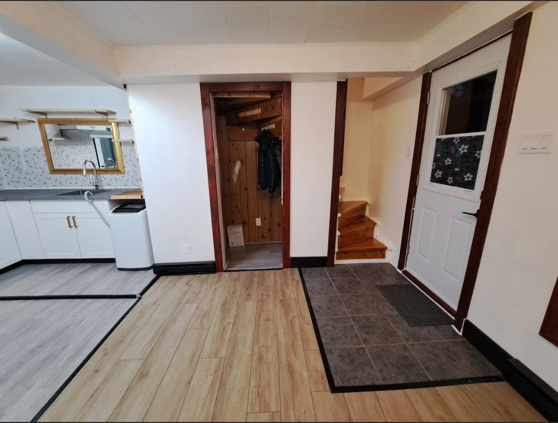 









1393

 - 1395


Rue St-Denis

,
Trois-Rivières,




QC
G9A3Z8

