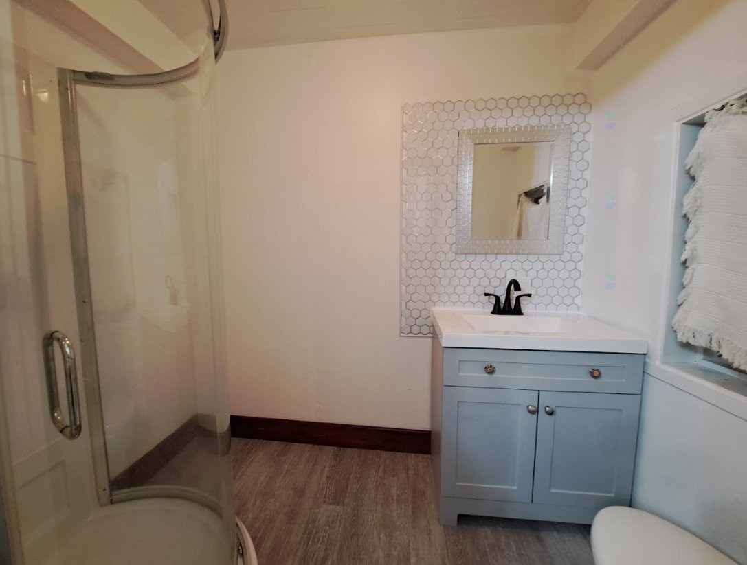 









1393

 - 1395


Rue St-Denis

,
Trois-Rivières,




QC
G9A3Z8

