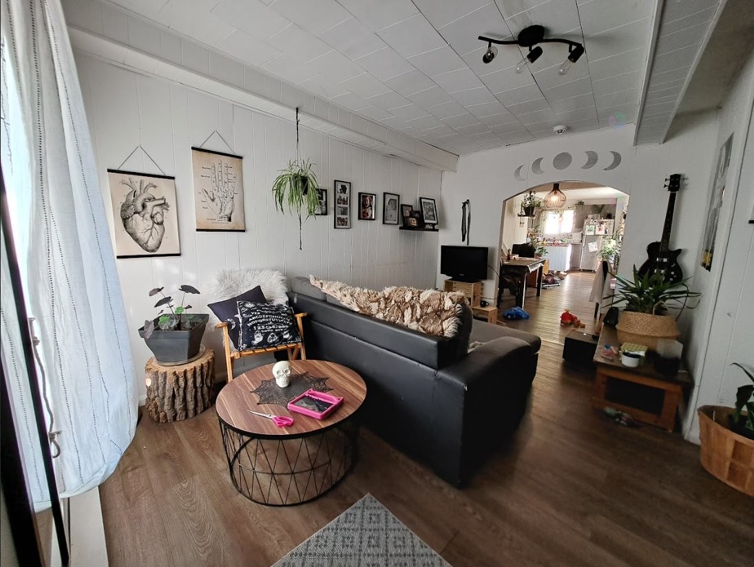 









1393

 - 1395


Rue St-Denis

,
Trois-Rivières,




QC
G9A3Z8

