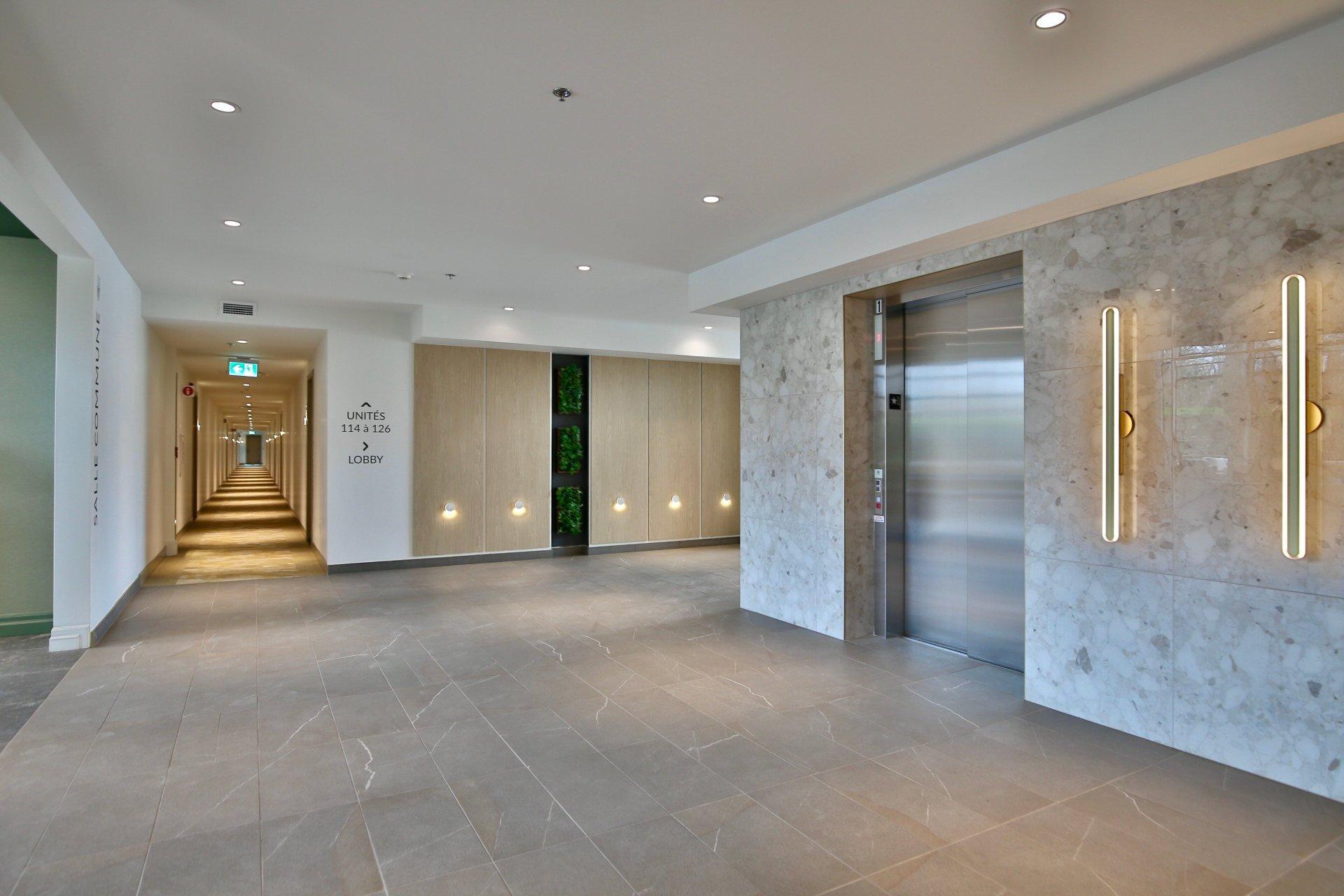 









2000


Rue Benoit

, 104,
Saint-Bruno-de-Montarville,




QC
J3V6N5

