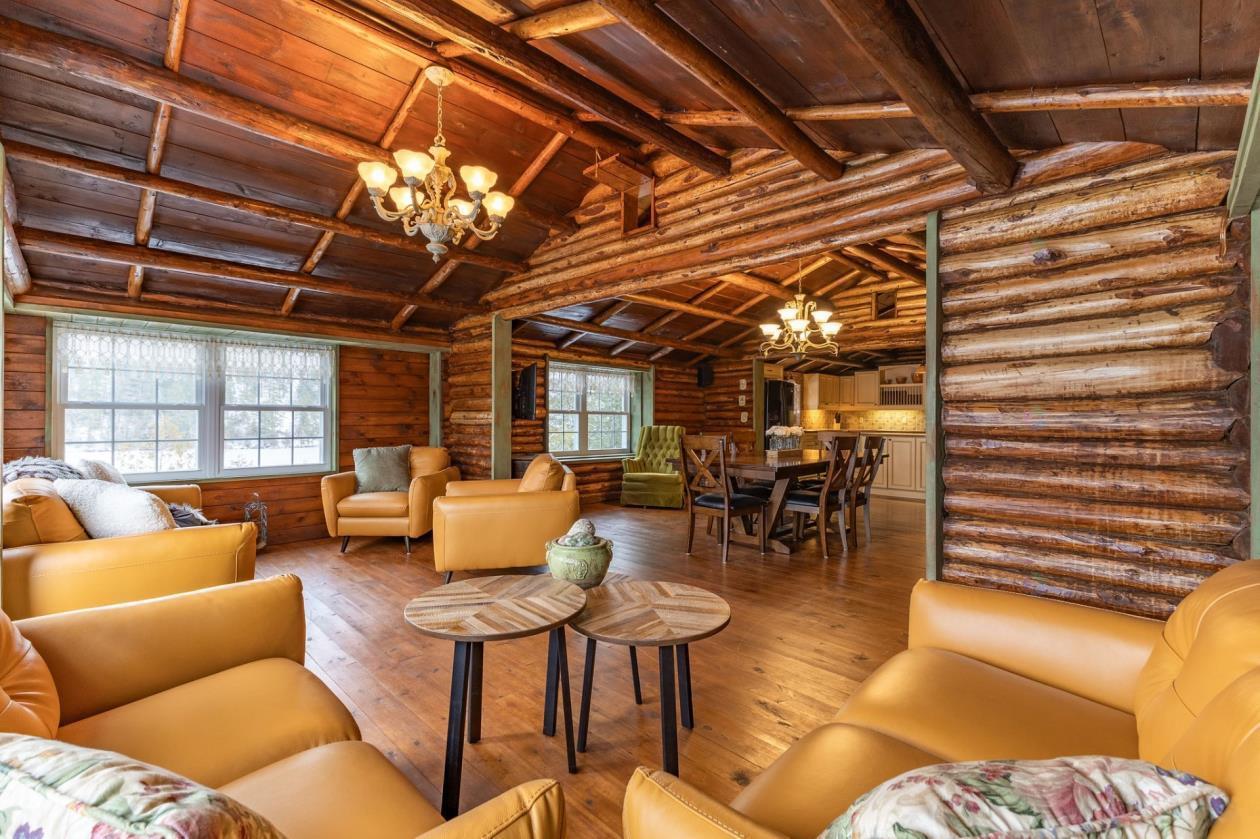 









23


Ch. Lockhart

,
Val-des-Monts,




QC
J8N2R9

