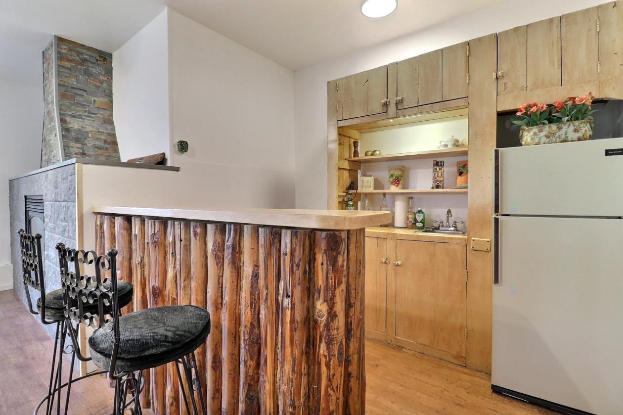 









23


Ch. Lockhart

,
Val-des-Monts,




QC
J8N2R9

