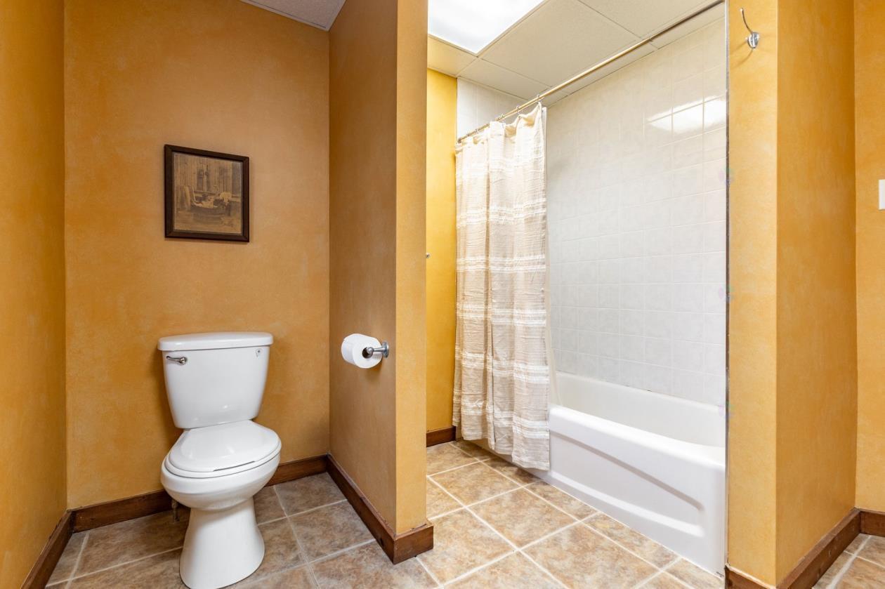 









23


Ch. Lockhart

,
Val-des-Monts,




QC
J8N2R9

