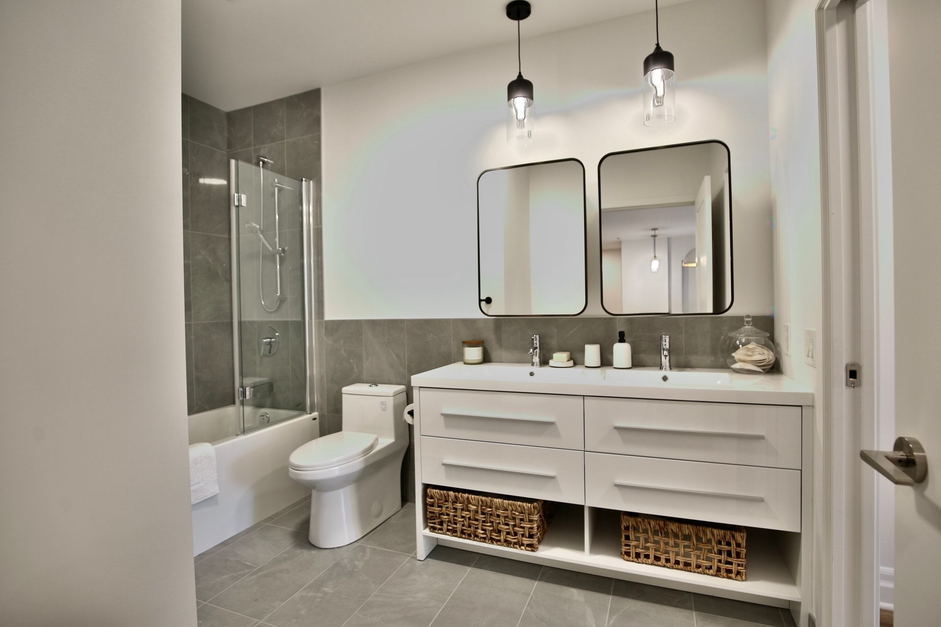 









2000


Rue Benoit

, 122,
Saint-Bruno-de-Montarville,




QC
J3V6N5

