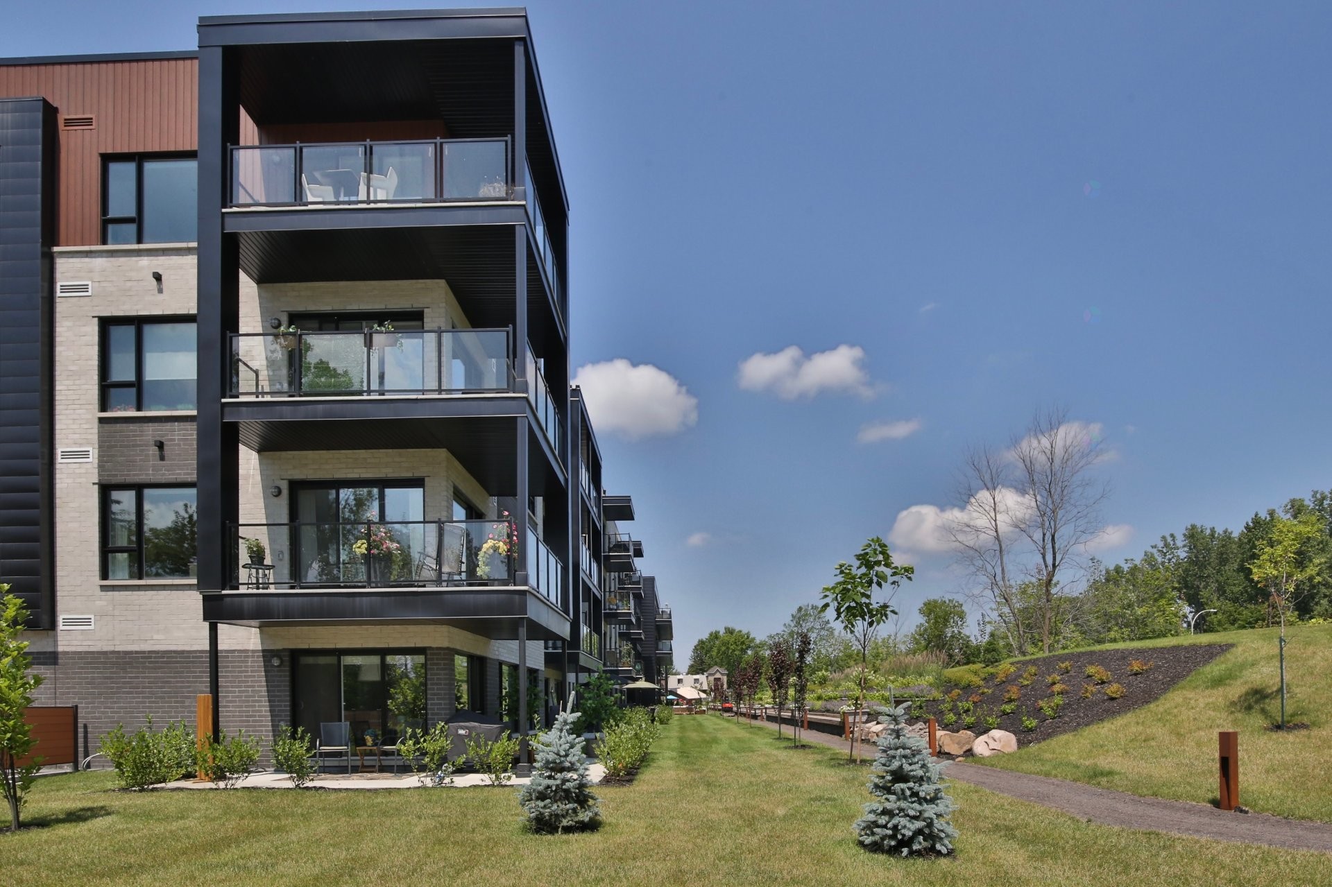 









2000


Rue Benoit

, 122,
Saint-Bruno-de-Montarville,




QC
J3V6N5

