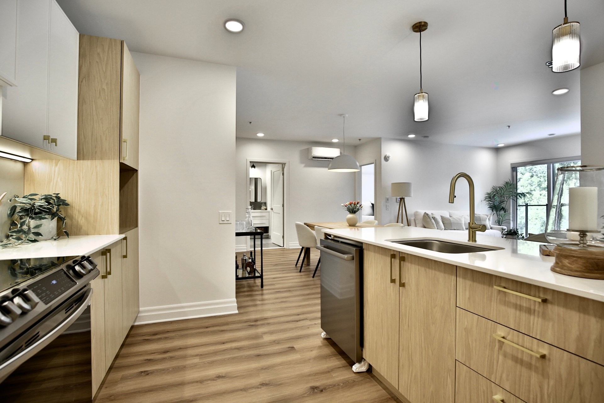 









2000


Rue Benoit

, 122,
Saint-Bruno-de-Montarville,




QC
J3V6N5

