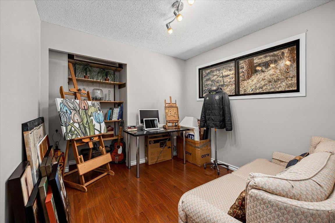 









5821


Atkinson

Crescent,
Peachland,




BC
V0H 1X4

