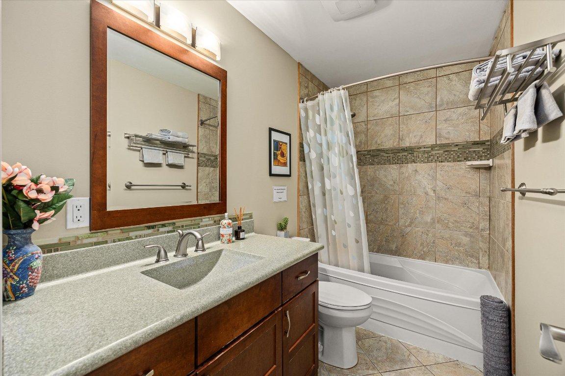 









5821


Atkinson

Crescent,
Peachland,




BC
V0H 1X4

