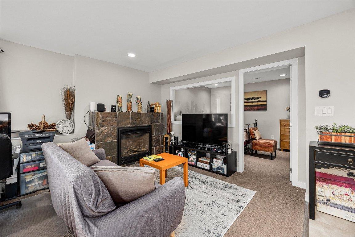 









5821


Atkinson

Crescent,
Peachland,




BC
V0H 1X4

