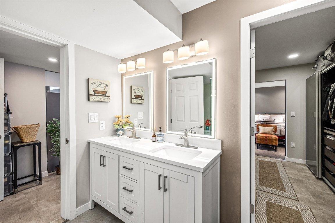 









5821


Atkinson

Crescent,
Peachland,




BC
V0H 1X4

