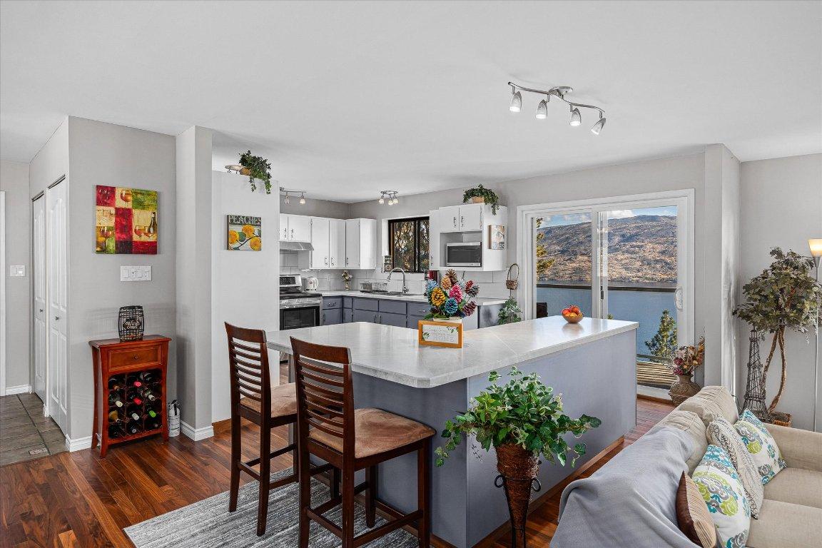 









5821


Atkinson

Crescent,
Peachland,




BC
V0H 1X4

