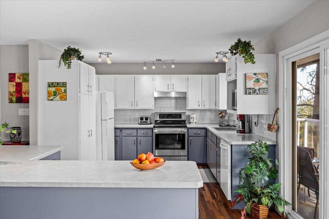 









5821


Atkinson

Crescent,
Peachland,




BC
V0H 1X4

