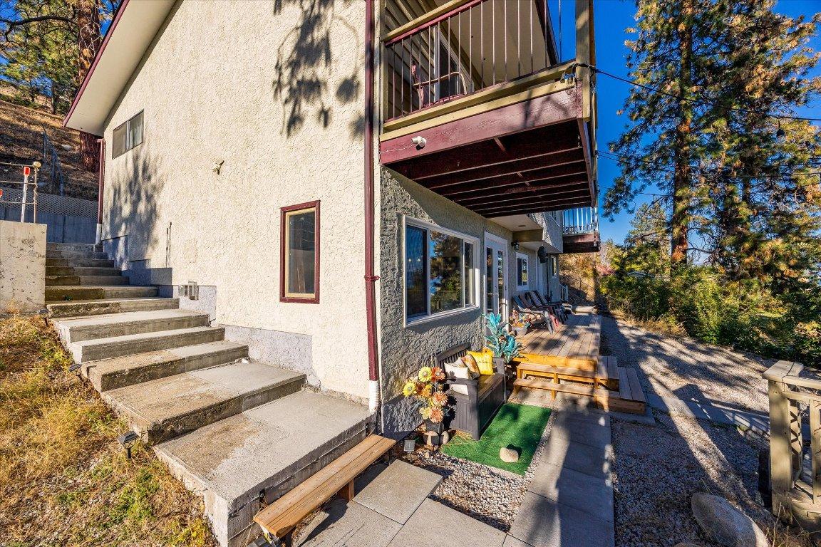 









5821


Atkinson

Crescent,
Peachland,




BC
V0H 1X4

