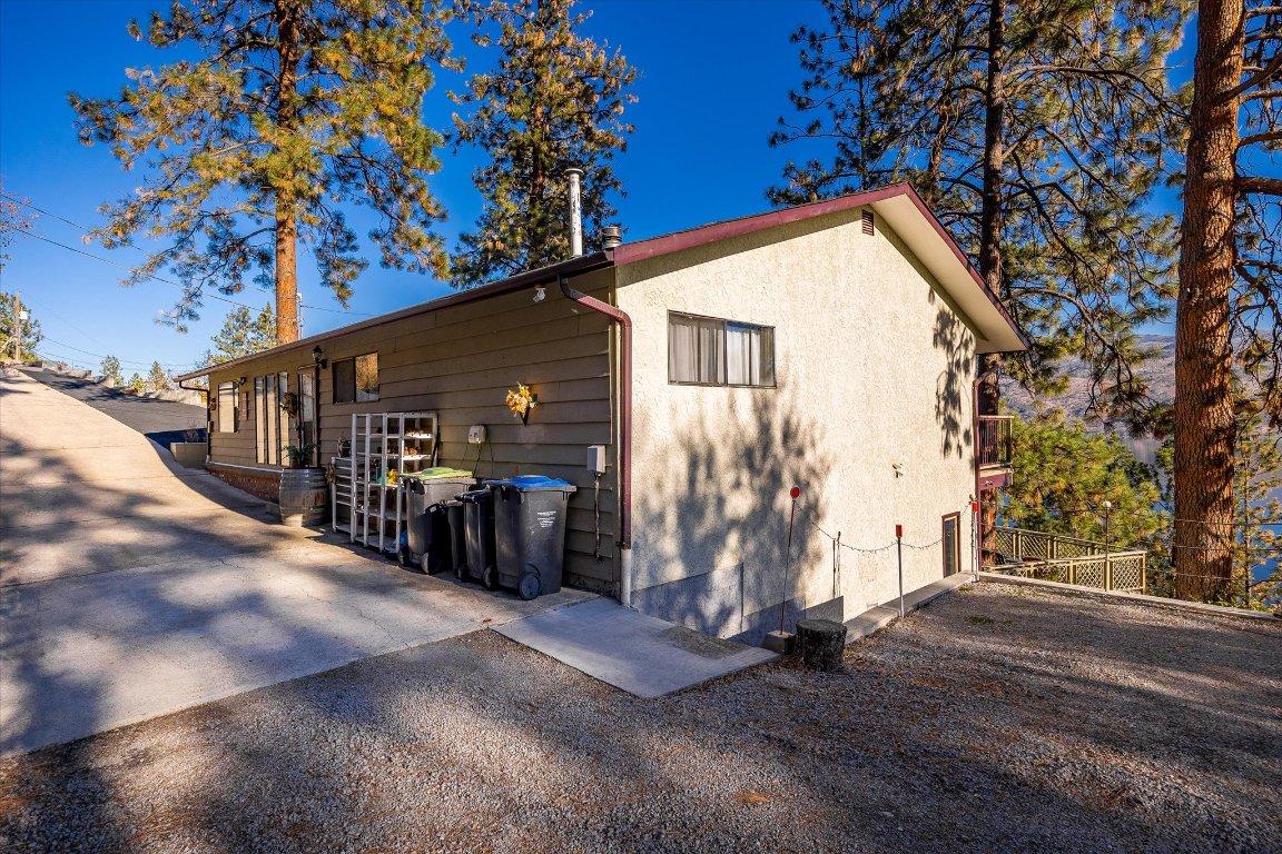 









5821


Atkinson

Crescent,
Peachland,




BC
V0H 1X4

