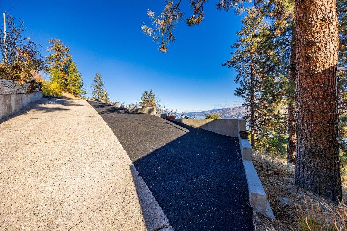 









5821


Atkinson

Crescent,
Peachland,




BC
V0H 1X4

