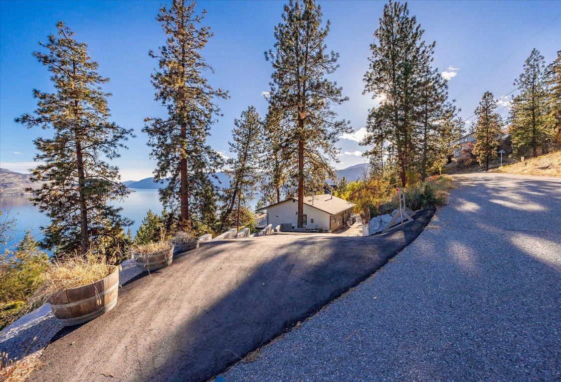 









5821


Atkinson

Crescent,
Peachland,




BC
V0H 1X4

