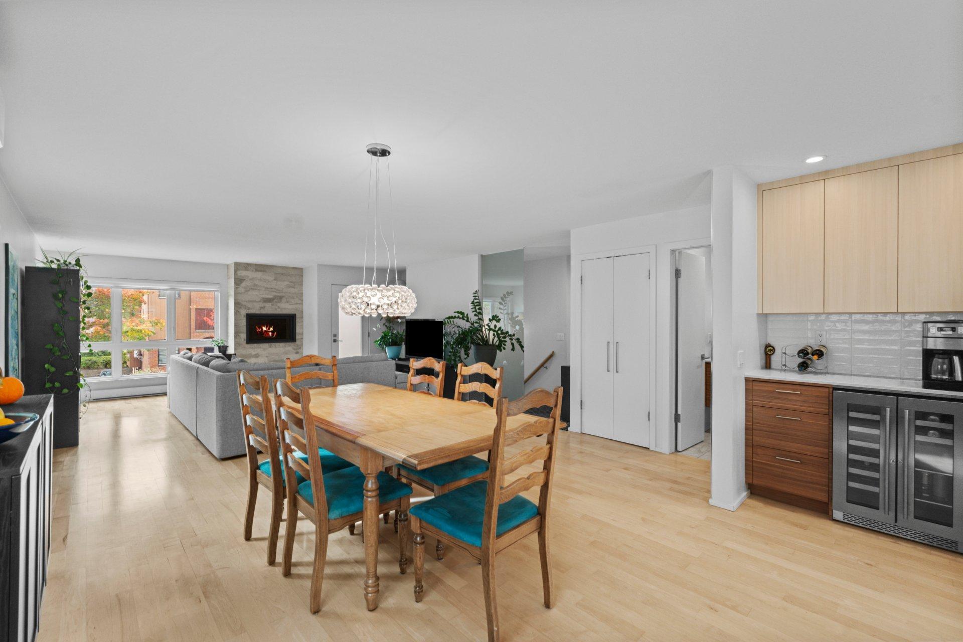 









8509


Av. André-Grasset

,
Montréal (Ahuntsic-Cartierville),




QC
H2M2M5

