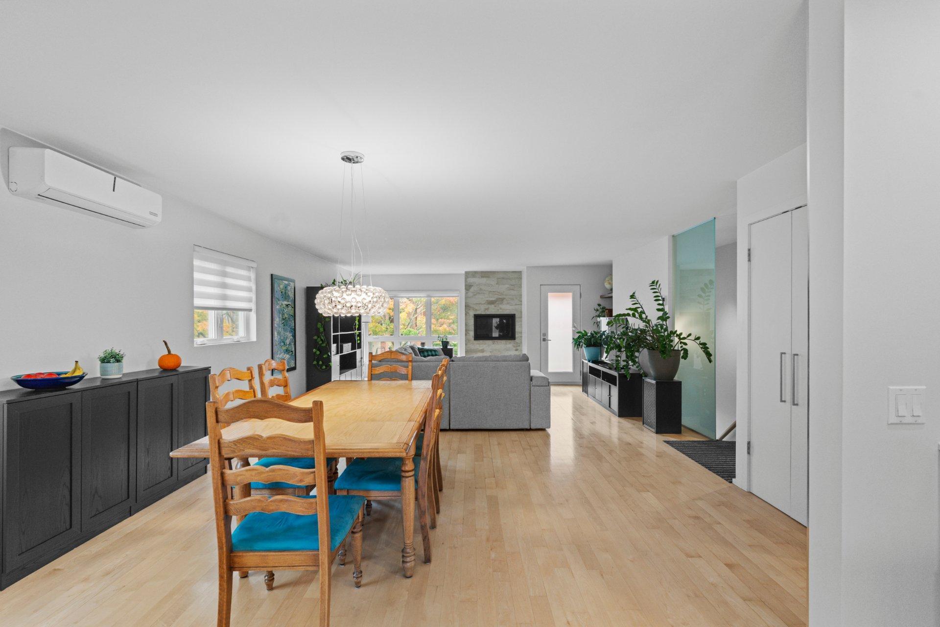 









8509


Av. André-Grasset

,
Montréal (Ahuntsic-Cartierville),




QC
H2M2M5

