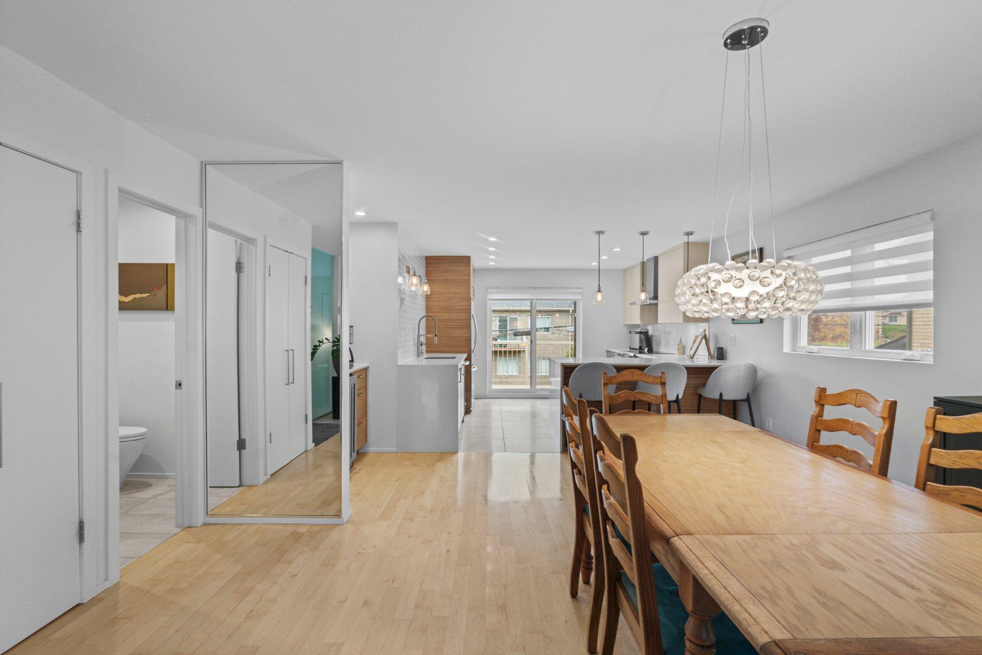 









8509


Av. André-Grasset

,
Montréal (Ahuntsic-Cartierville),




QC
H2M2M5

