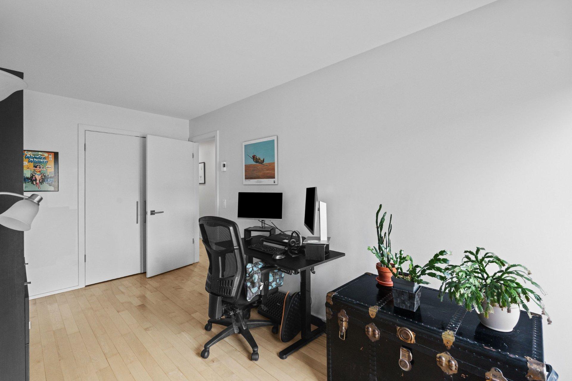 









8509


Av. André-Grasset

,
Montréal (Ahuntsic-Cartierville),




QC
H2M2M5

