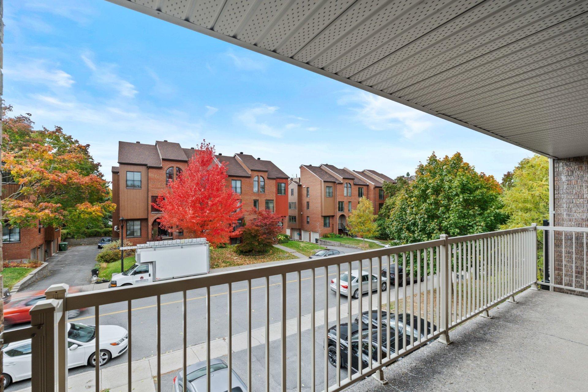 









8509


Av. André-Grasset

,
Montréal (Ahuntsic-Cartierville),




QC
H2M2M5

