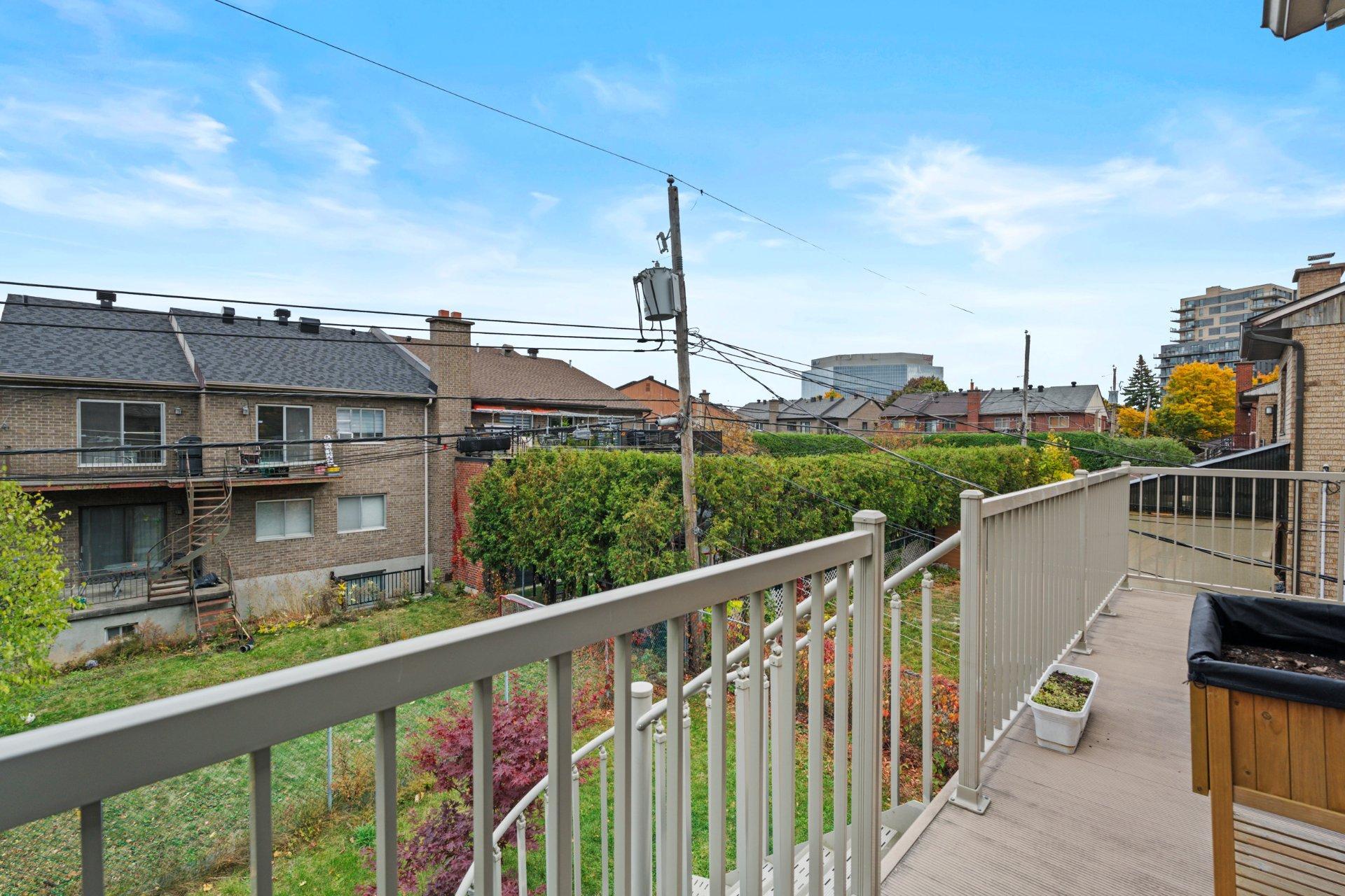 









8509


Av. André-Grasset

,
Montréal (Ahuntsic-Cartierville),




QC
H2M2M5

