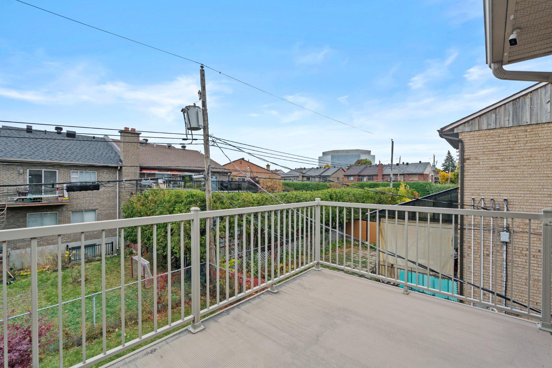 









8509


Av. André-Grasset

,
Montréal (Ahuntsic-Cartierville),




QC
H2M2M5

