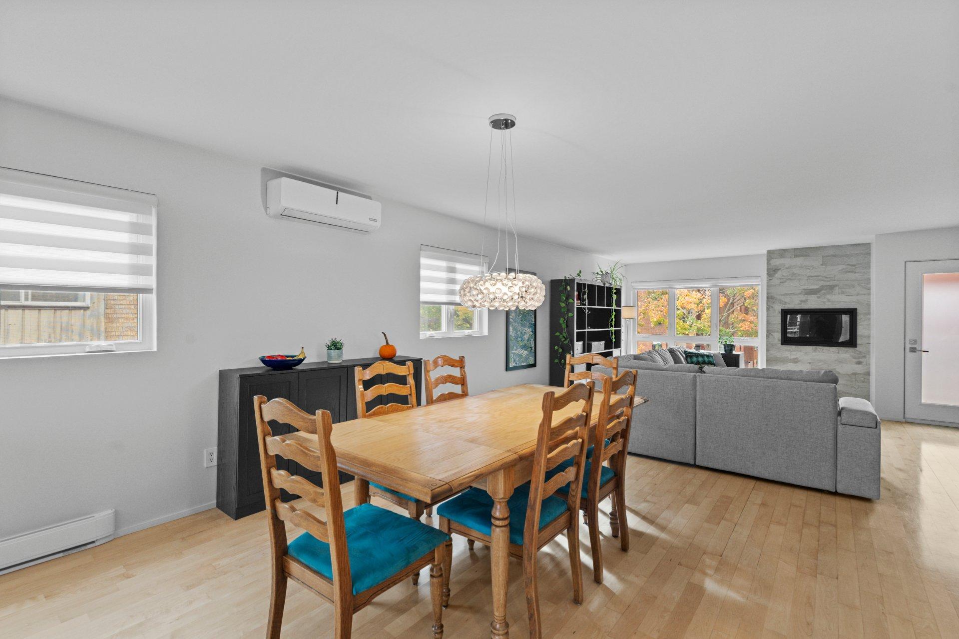 









8509


Av. André-Grasset

,
Montréal (Ahuntsic-Cartierville),




QC
H2M2M5

