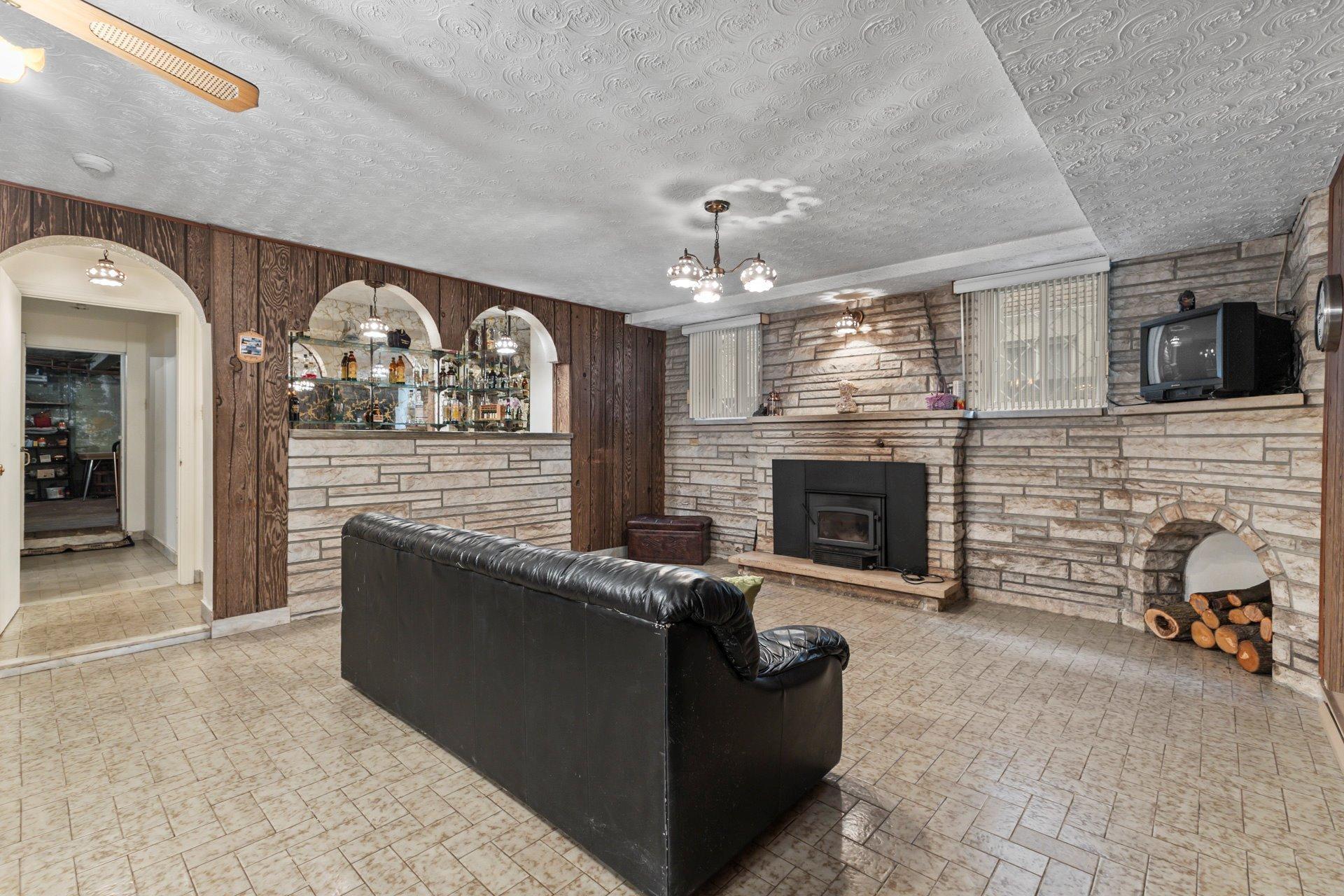 









4589

 - 4591


Av. de Hampton

,
Montréal (Côte-des-Neiges/Notre-Dame-de-Grâce),




QC
H4A2L5

