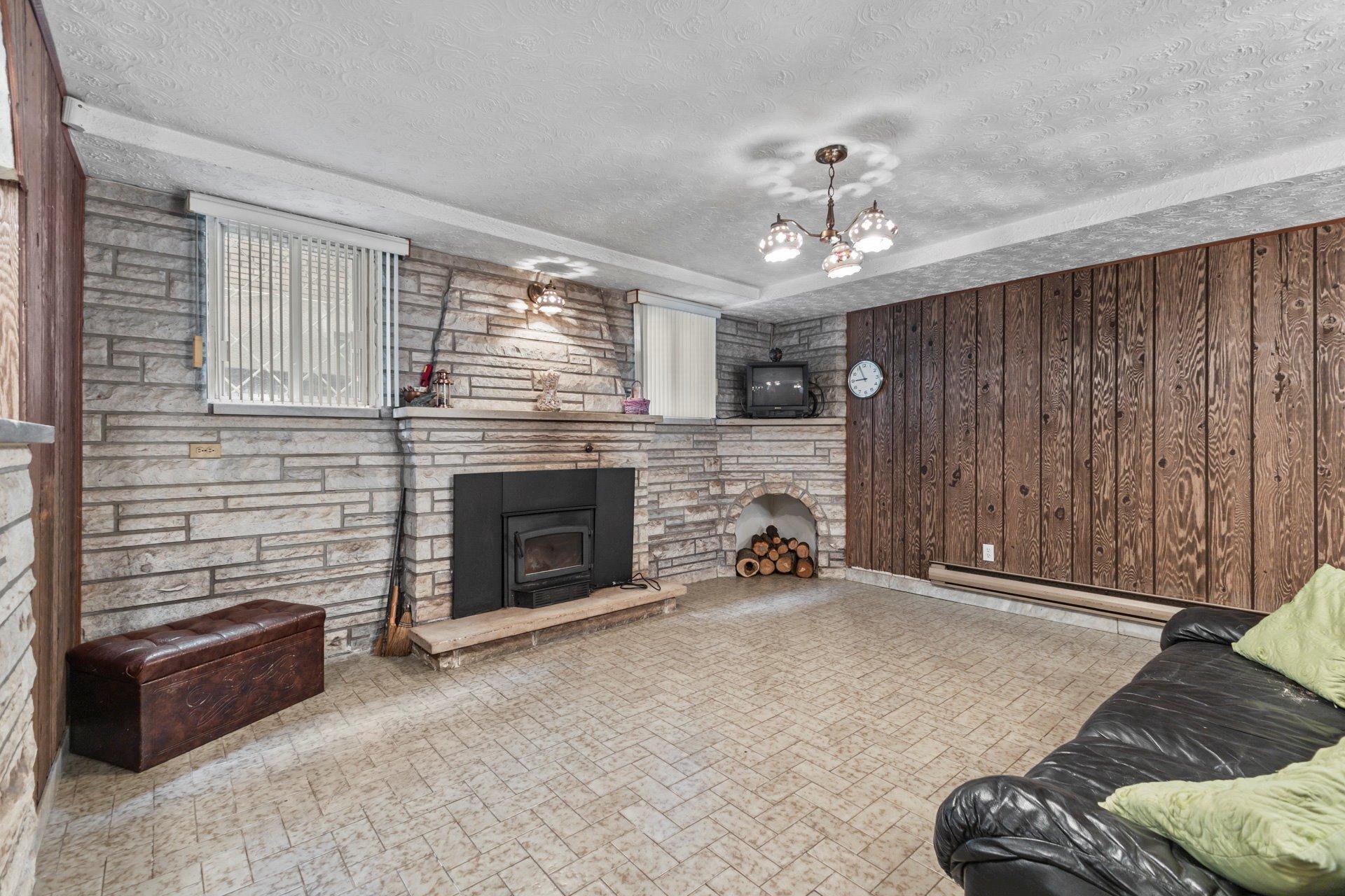 









4589

 - 4591


Av. de Hampton

,
Montréal (Côte-des-Neiges/Notre-Dame-de-Grâce),




QC
H4A2L5

