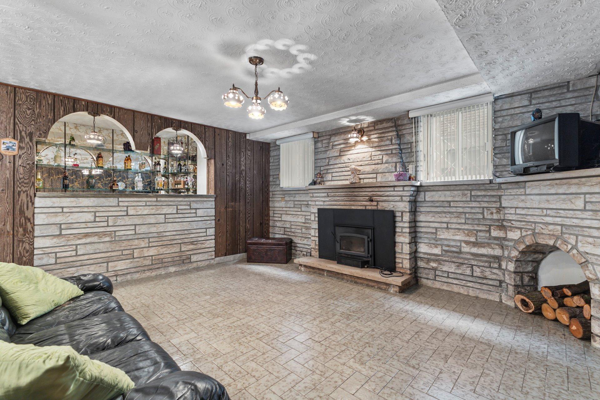 









4589

 - 4591


Av. de Hampton

,
Montréal (Côte-des-Neiges/Notre-Dame-de-Grâce),




QC
H4A2L5

