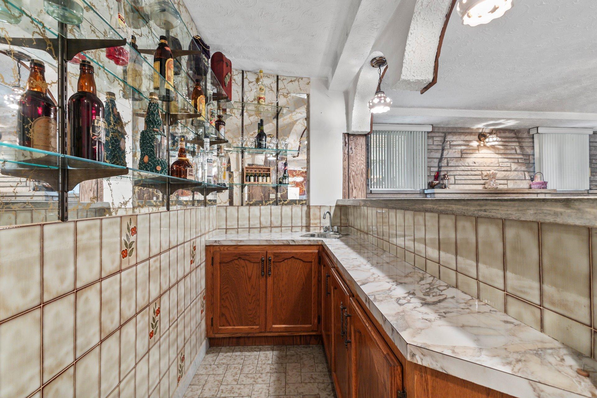 









4589

 - 4591


Av. de Hampton

,
Montréal (Côte-des-Neiges/Notre-Dame-de-Grâce),




QC
H4A2L5

