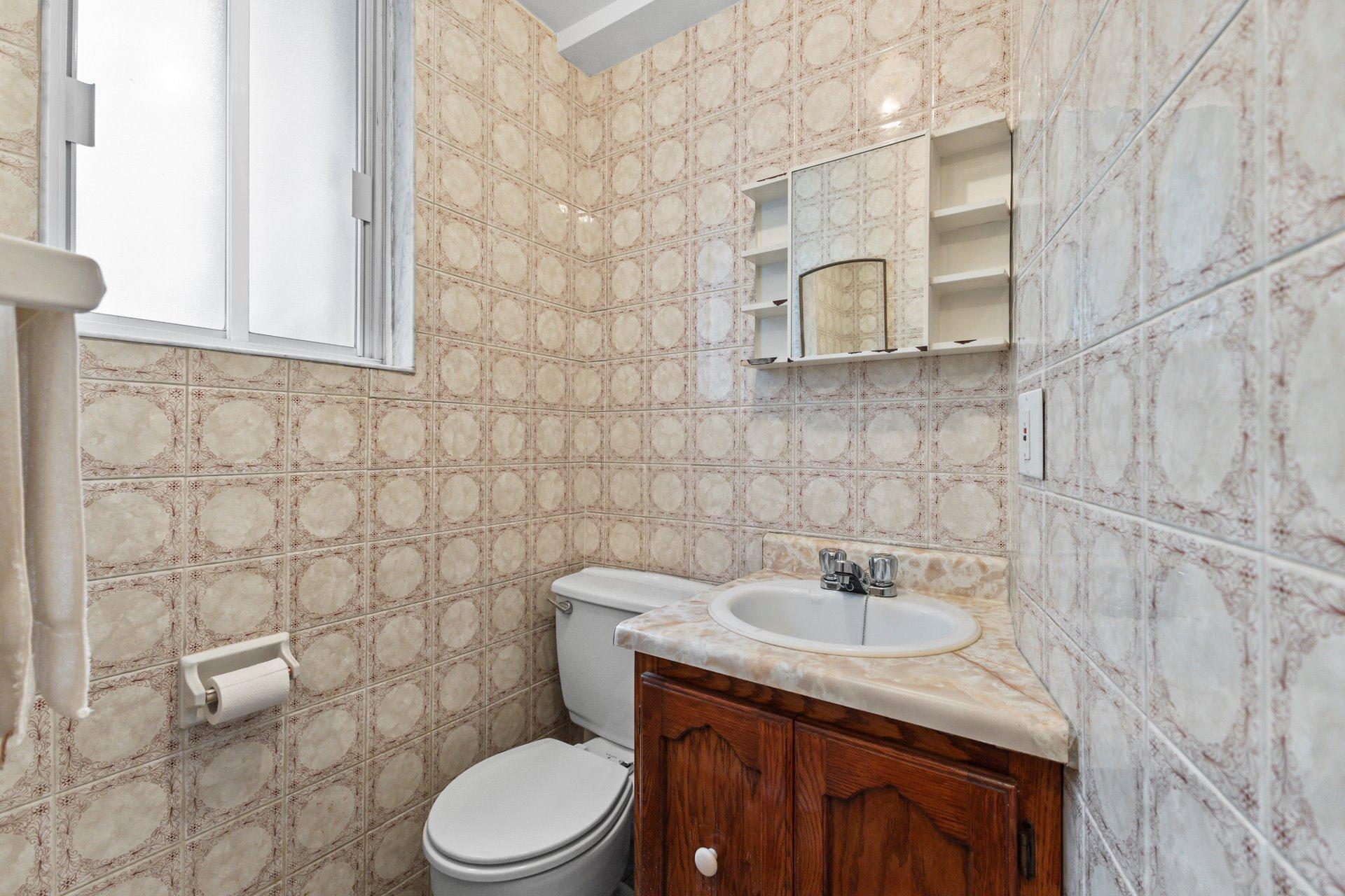 









4589

 - 4591


Av. de Hampton

,
Montréal (Côte-des-Neiges/Notre-Dame-de-Grâce),




QC
H4A2L5

