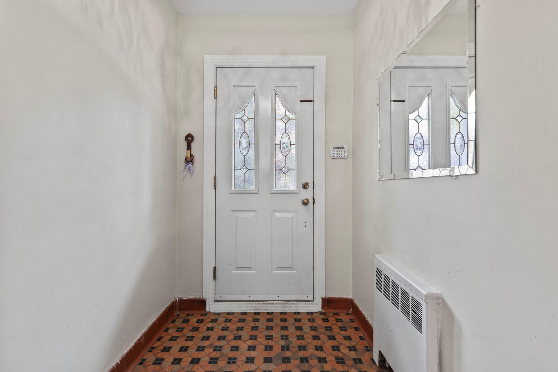 









4589

 - 4591


Av. de Hampton

,
Montréal (Côte-des-Neiges/Notre-Dame-de-Grâce),




QC
H4A2L5

