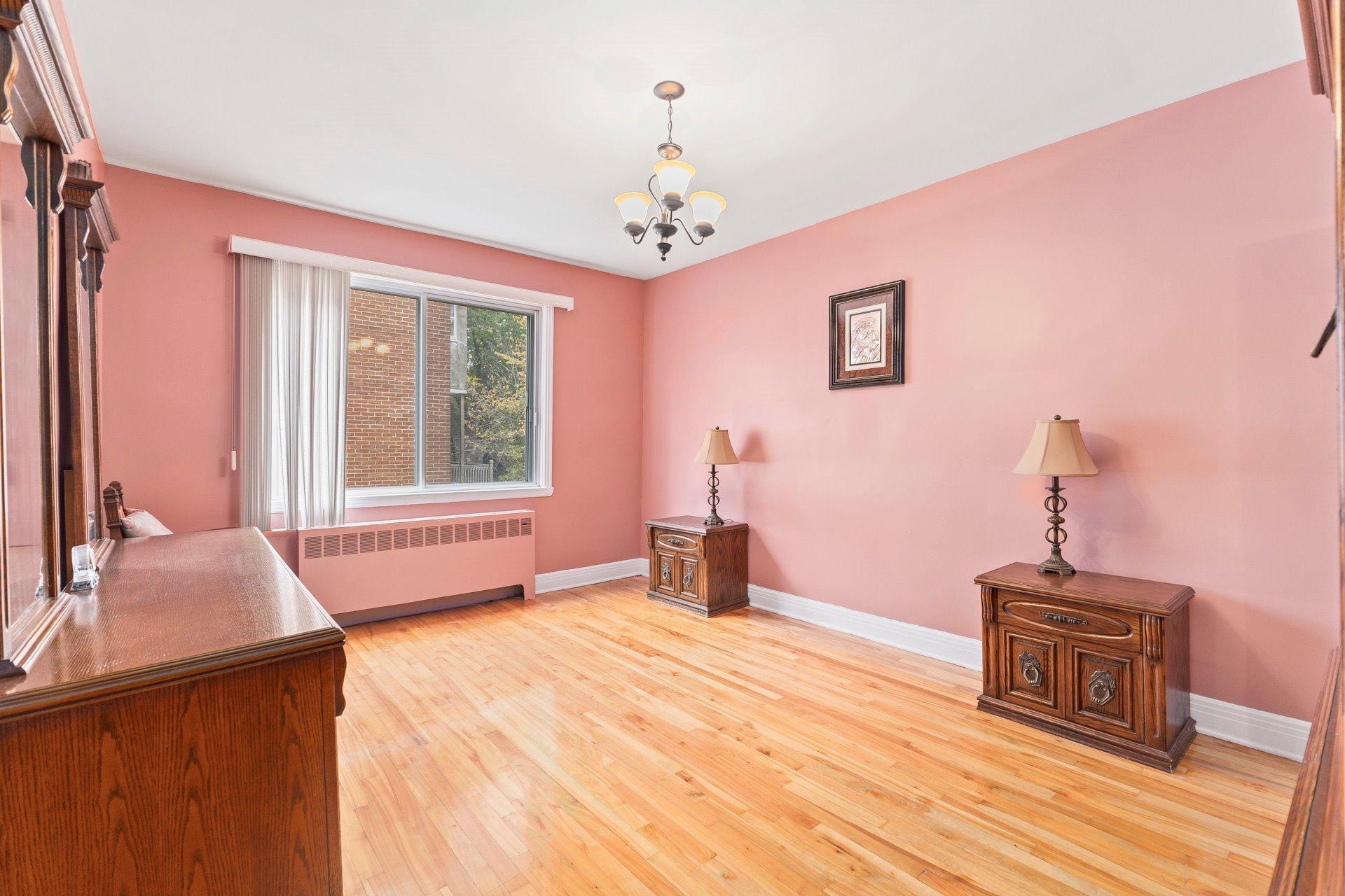 









4589

 - 4591


Av. de Hampton

,
Montréal (Côte-des-Neiges/Notre-Dame-de-Grâce),




QC
H4A2L5

