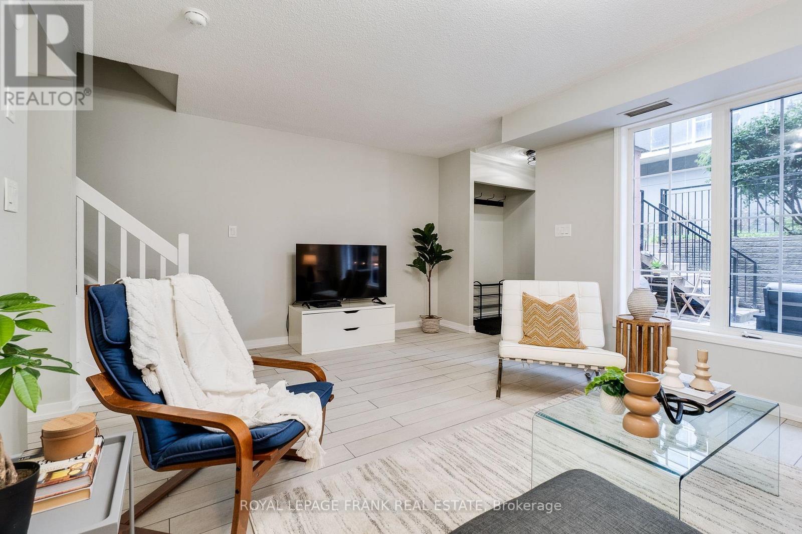 












121 - 70 DOURO STREET

,
Toronto (Niagara),




Ontario
M6K3N4

