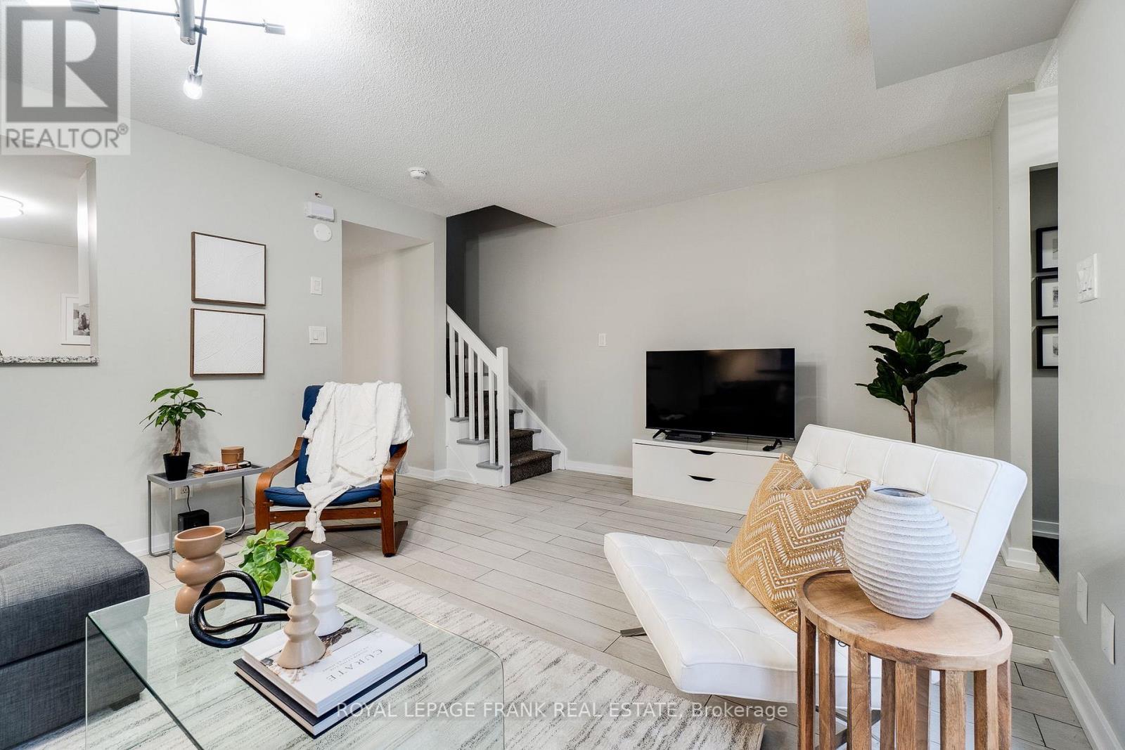 












121 - 70 DOURO STREET

,
Toronto (Niagara),




Ontario
M6K3N4

