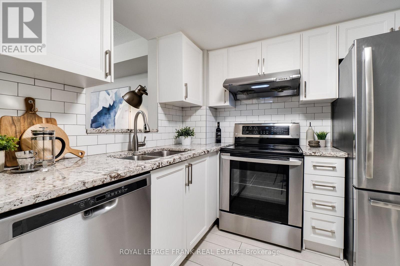 












121 - 70 DOURO STREET

,
Toronto (Niagara),




Ontario
M6K3N4

