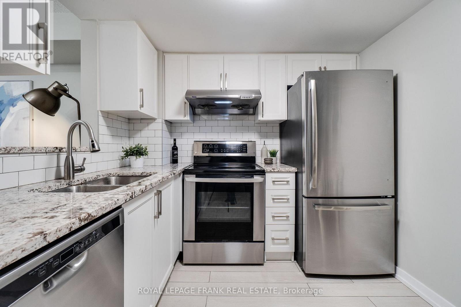 












121 - 70 DOURO STREET

,
Toronto (Niagara),




Ontario
M6K3N4

