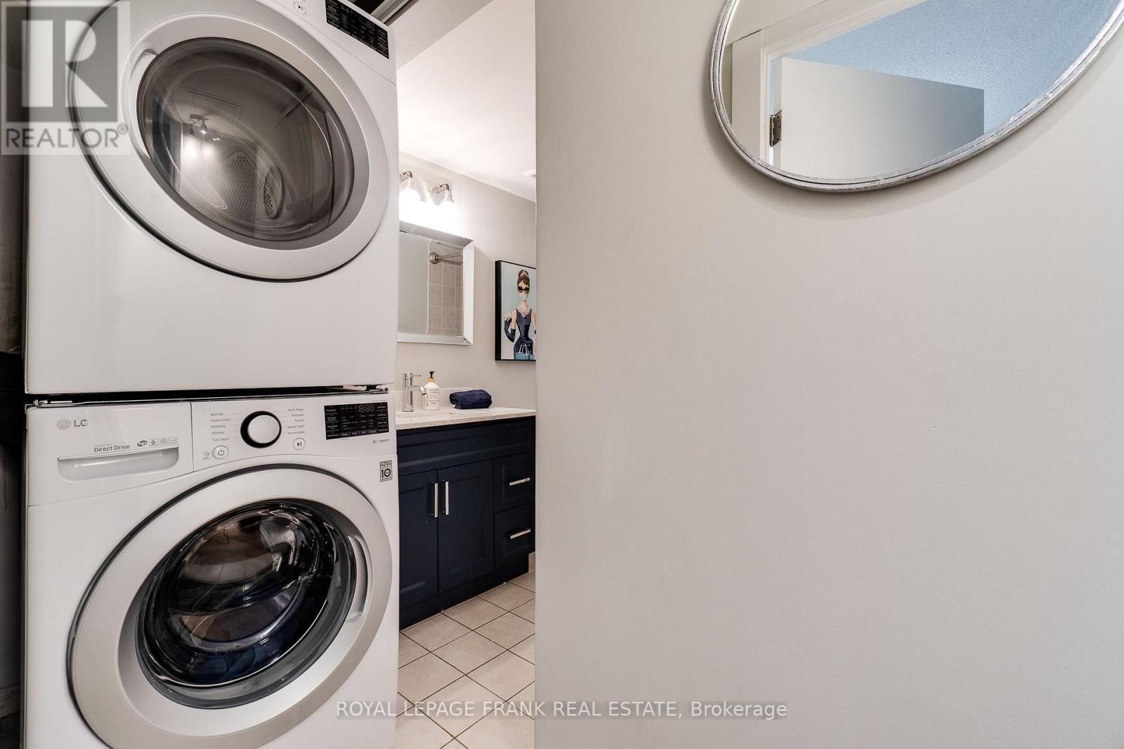 












121 - 70 DOURO STREET

,
Toronto (Niagara),




Ontario
M6K3N4

