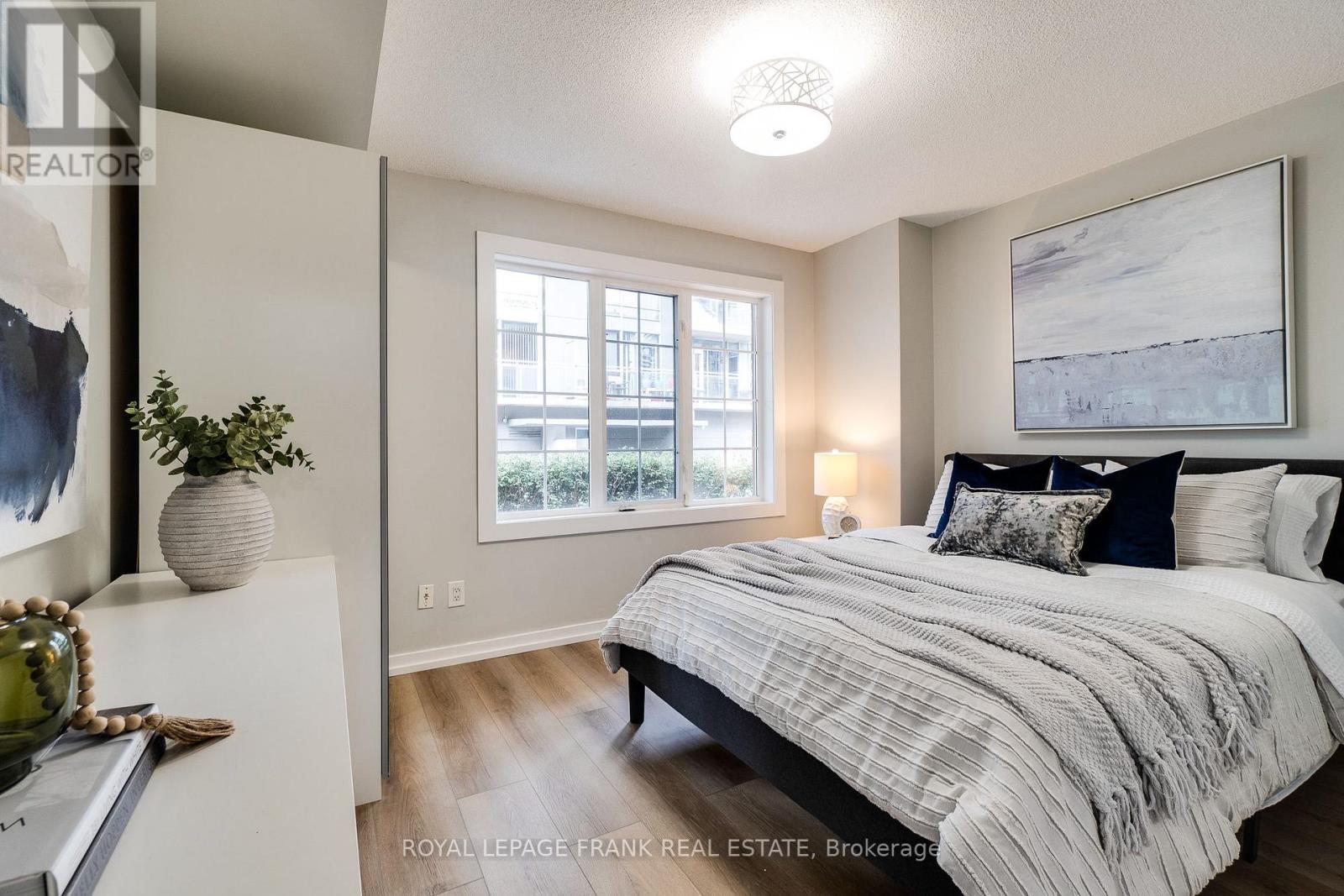 












121 - 70 DOURO STREET

,
Toronto (Niagara),




Ontario
M6K3N4

