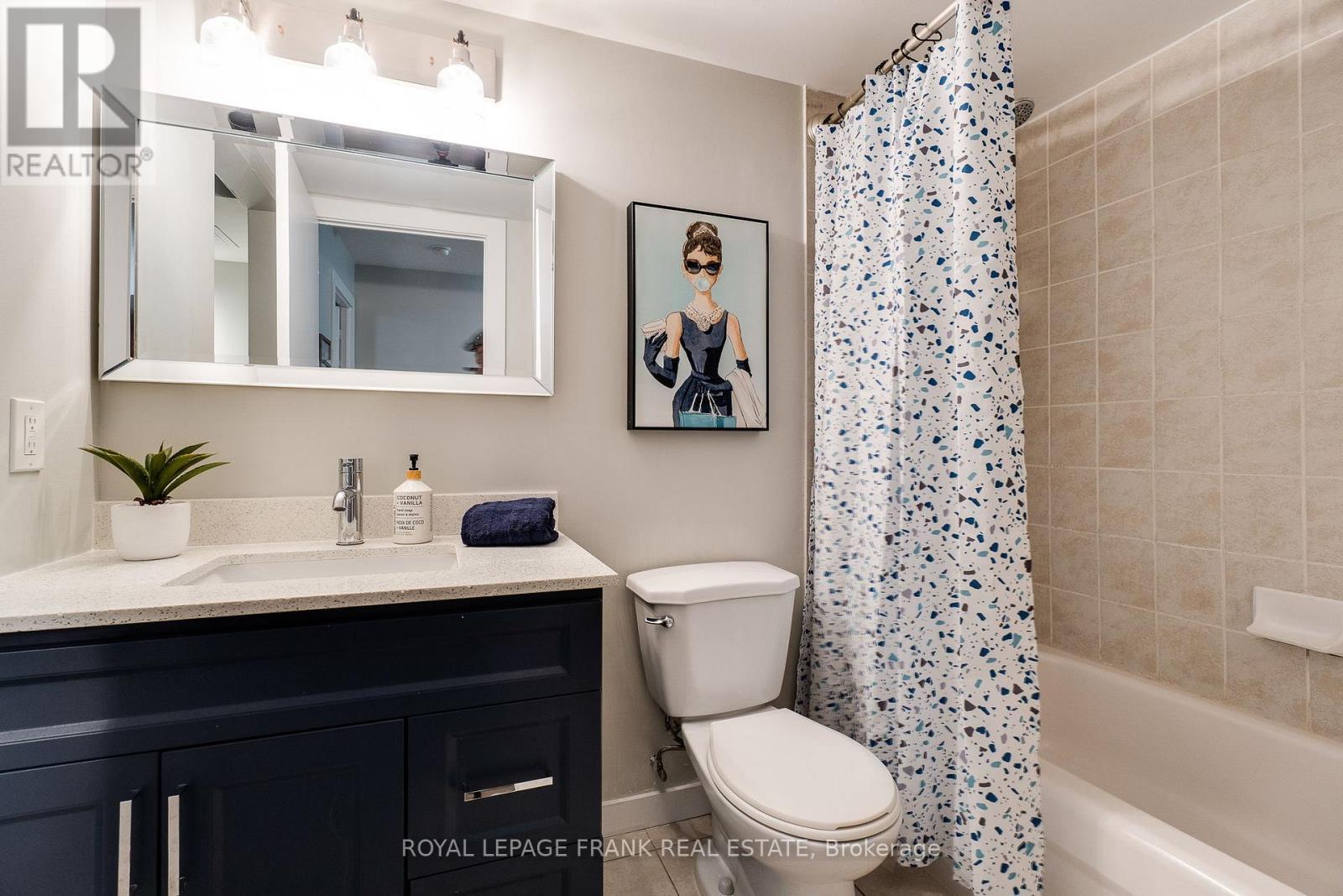 












121 - 70 DOURO STREET

,
Toronto (Niagara),




Ontario
M6K3N4

