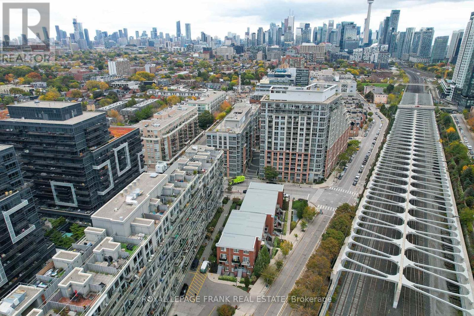 












121 - 70 DOURO STREET

,
Toronto (Niagara),




Ontario
M6K3N4

