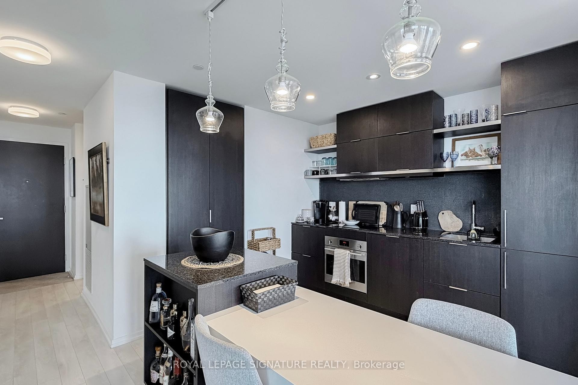 









197


Yonge

Street, 5811,
Toronto,




ON
M5B 0C1

