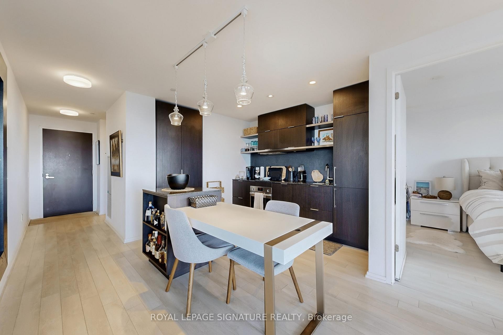 









197


Yonge

Street, 5811,
Toronto,




ON
M5B 0C1

