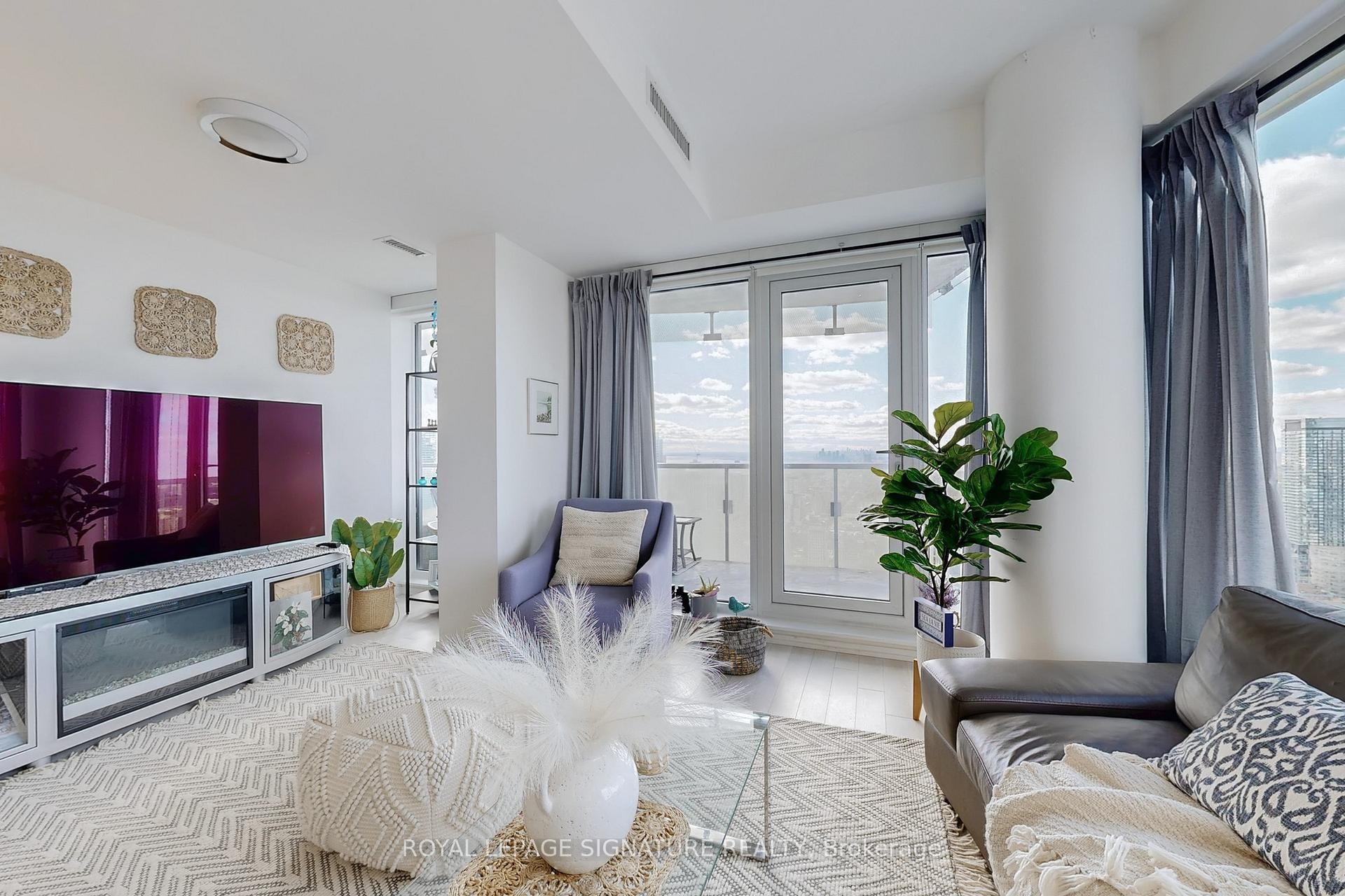 









197


Yonge

Street, 5811,
Toronto,




ON
M5B 0C1

