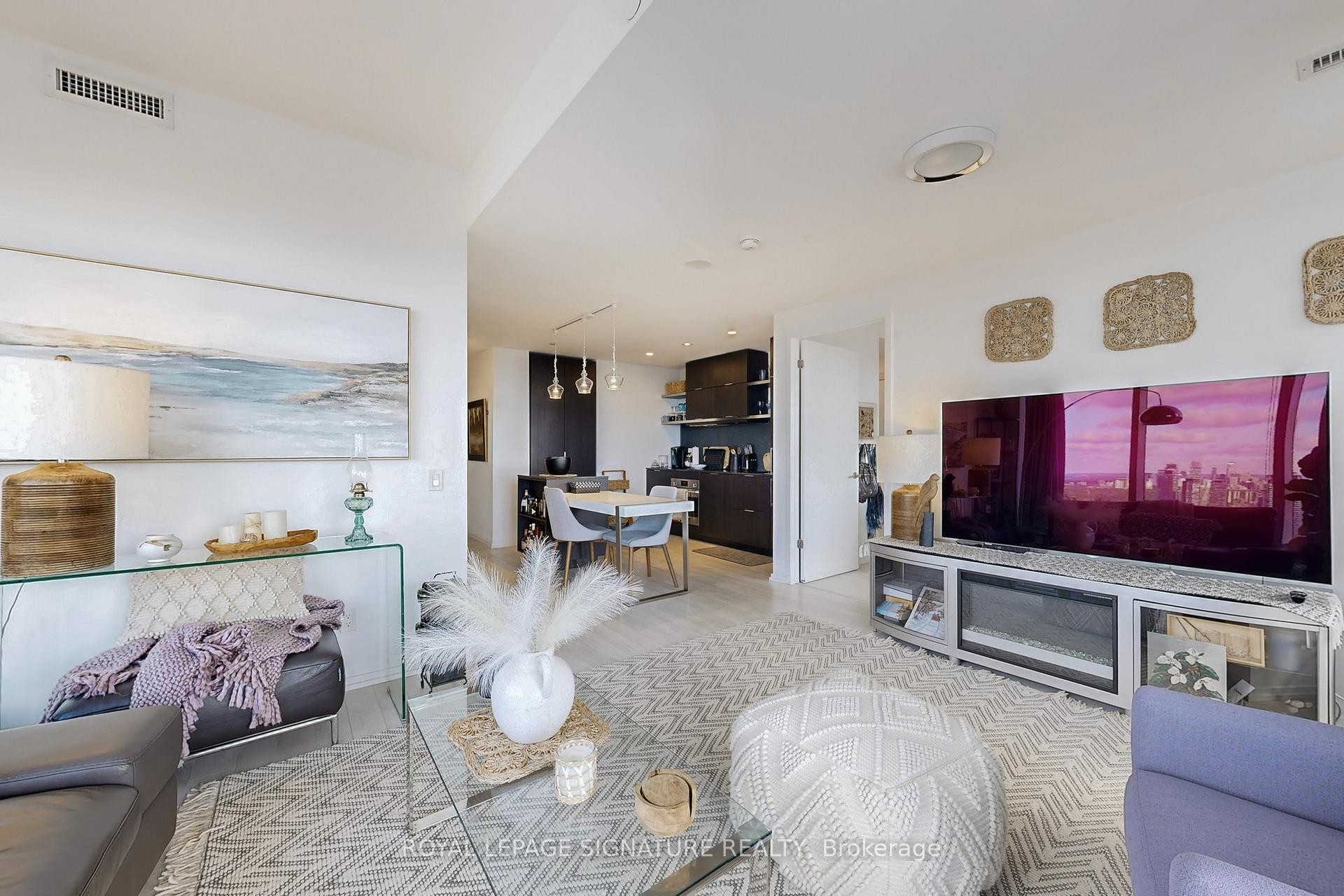 









197


Yonge

Street, 5811,
Toronto,




ON
M5B 0C1

