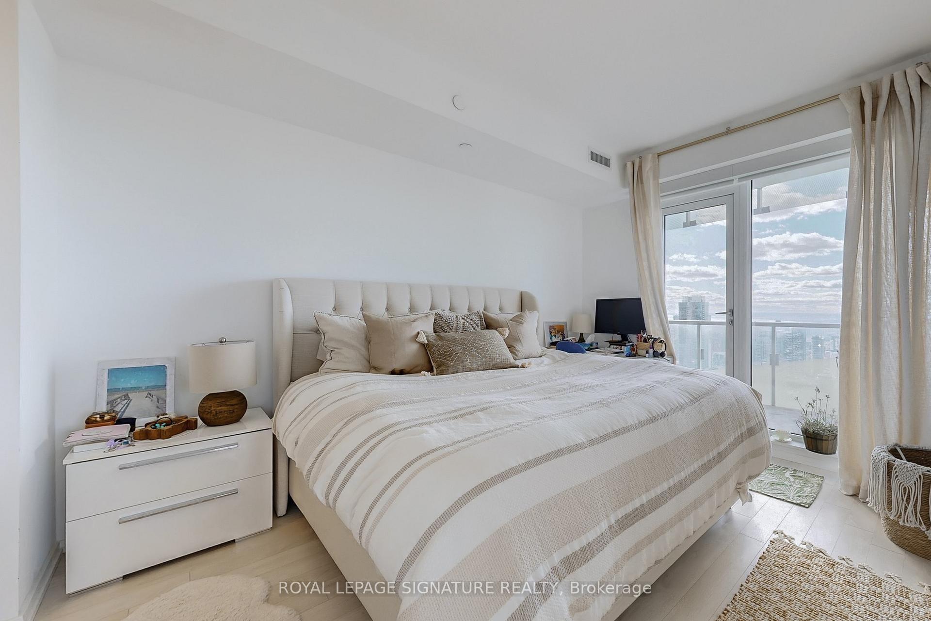 









197


Yonge

Street, 5811,
Toronto,




ON
M5B 0C1

